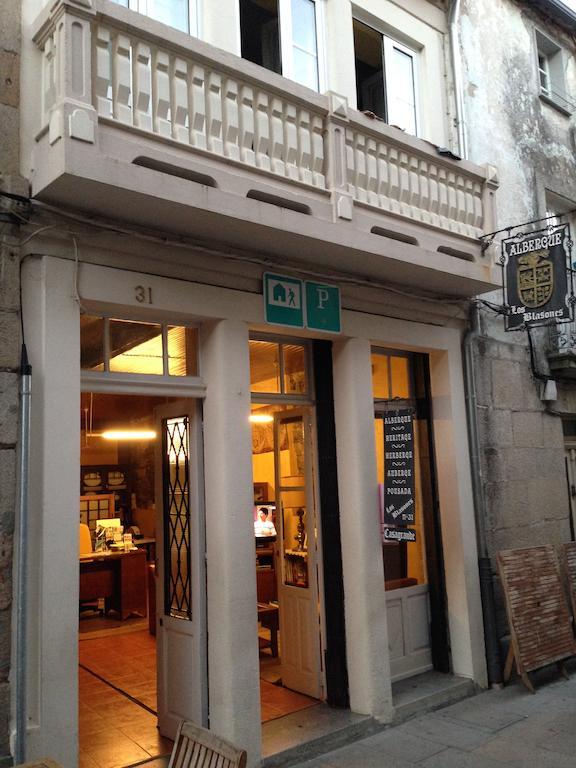 Albergue Los Blasones Sarria Luaran gambar